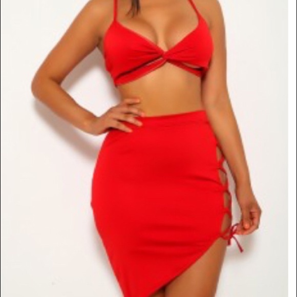Fashion Nova Dresses & Skirts - Red sleeveless knotted two piece dress Fashion Nova Dresses & Skirts - Red sleeveless knotted two piece dress